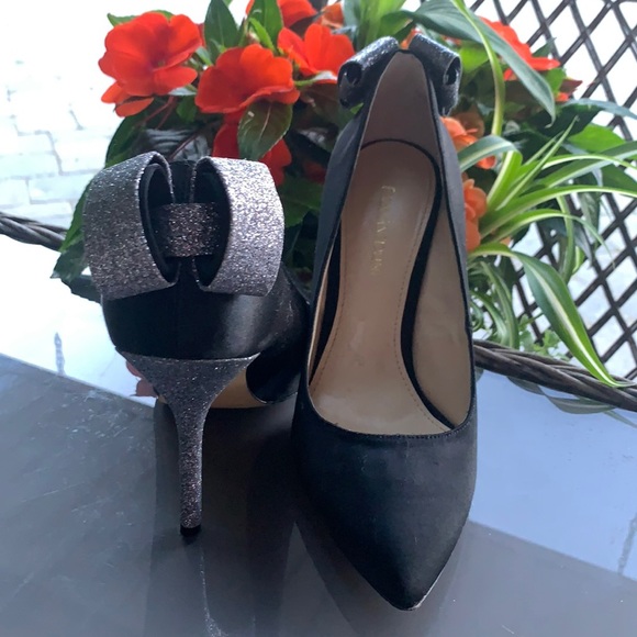 Enzo Angiolini Black Pumps with Silver Sparkle Bow - Picture 2 of 6